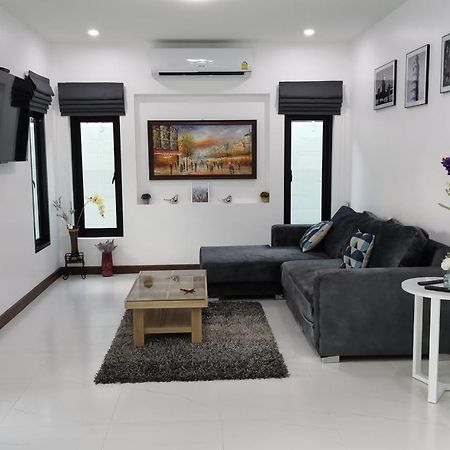 Private Pool Villa With Jacuzzi At Royal Park Village - Walk To The Beach - 6 People - Max 3 Males (Adults Only) Джомтиен Бийч Екстериор снимка