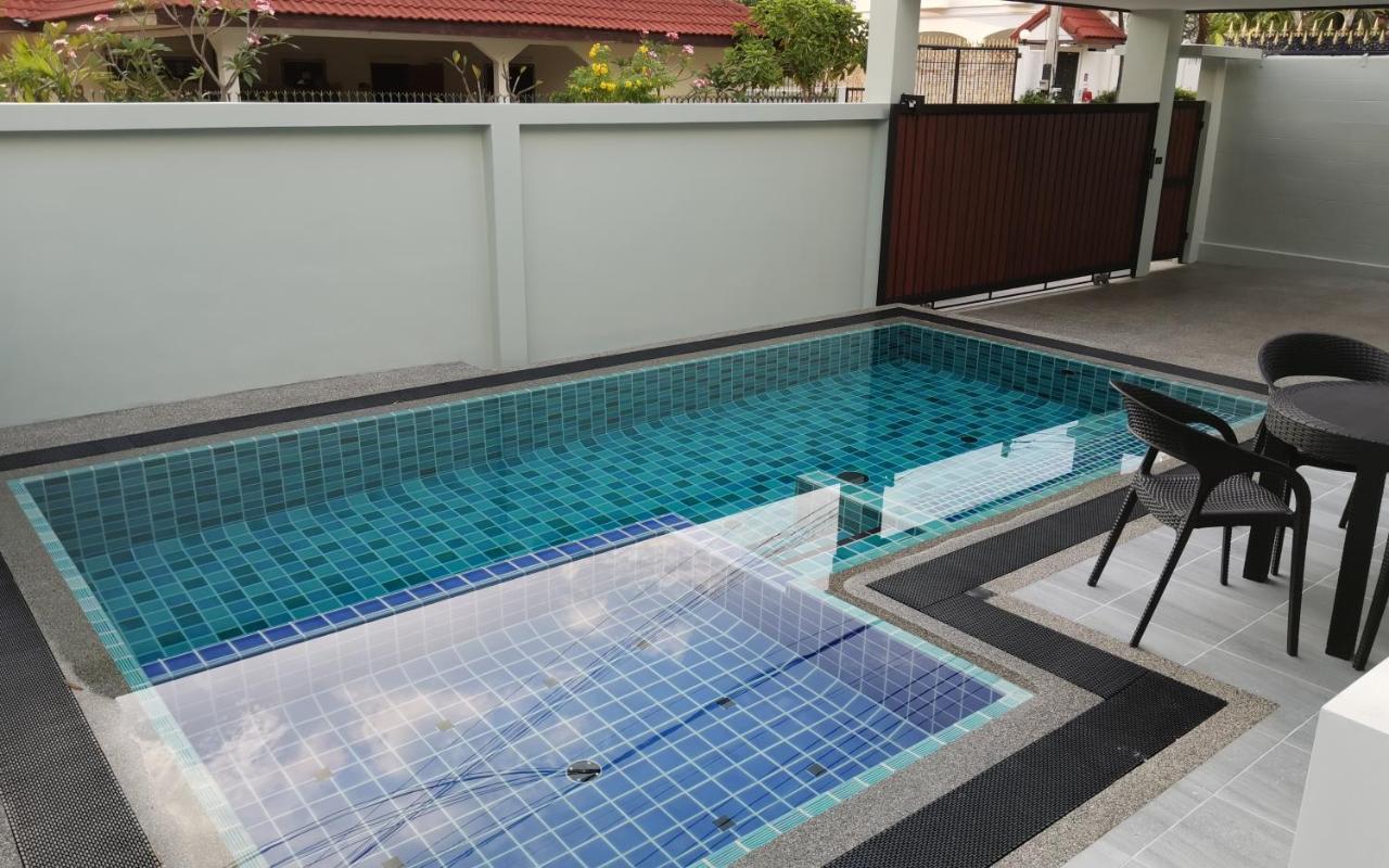 Private Pool Villa With Jacuzzi At Royal Park Village - Walk To The Beach - 6 People - Max 3 Males (Adults Only) Джомтиен Бийч Екстериор снимка