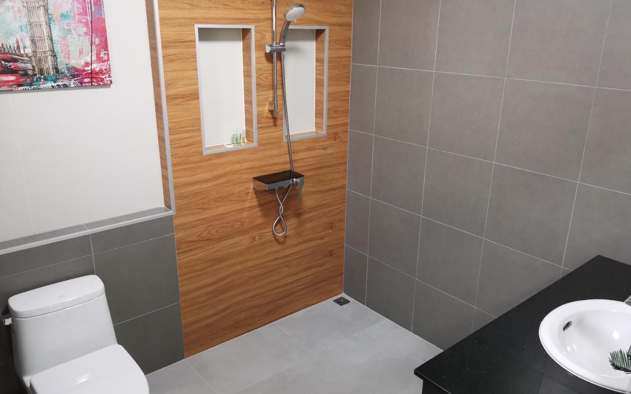 Private Pool Villa With Jacuzzi At Royal Park Village - Walk To The Beach - 6 People - Max 3 Males (Adults Only) Джомтиен Бийч Екстериор снимка