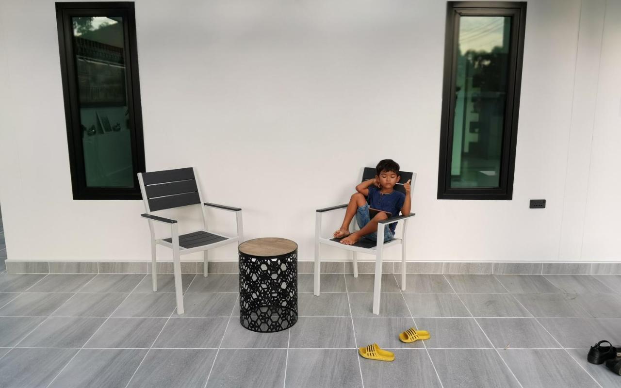 Private Pool Villa With Jacuzzi At Royal Park Village - Walk To The Beach - 6 People - Max 3 Males (Adults Only) Джомтиен Бийч Екстериор снимка
